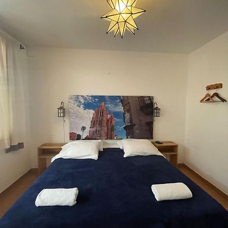 סאן מיגל דה אלנדה La Catrina Hostel מראה חיצוני תמונה