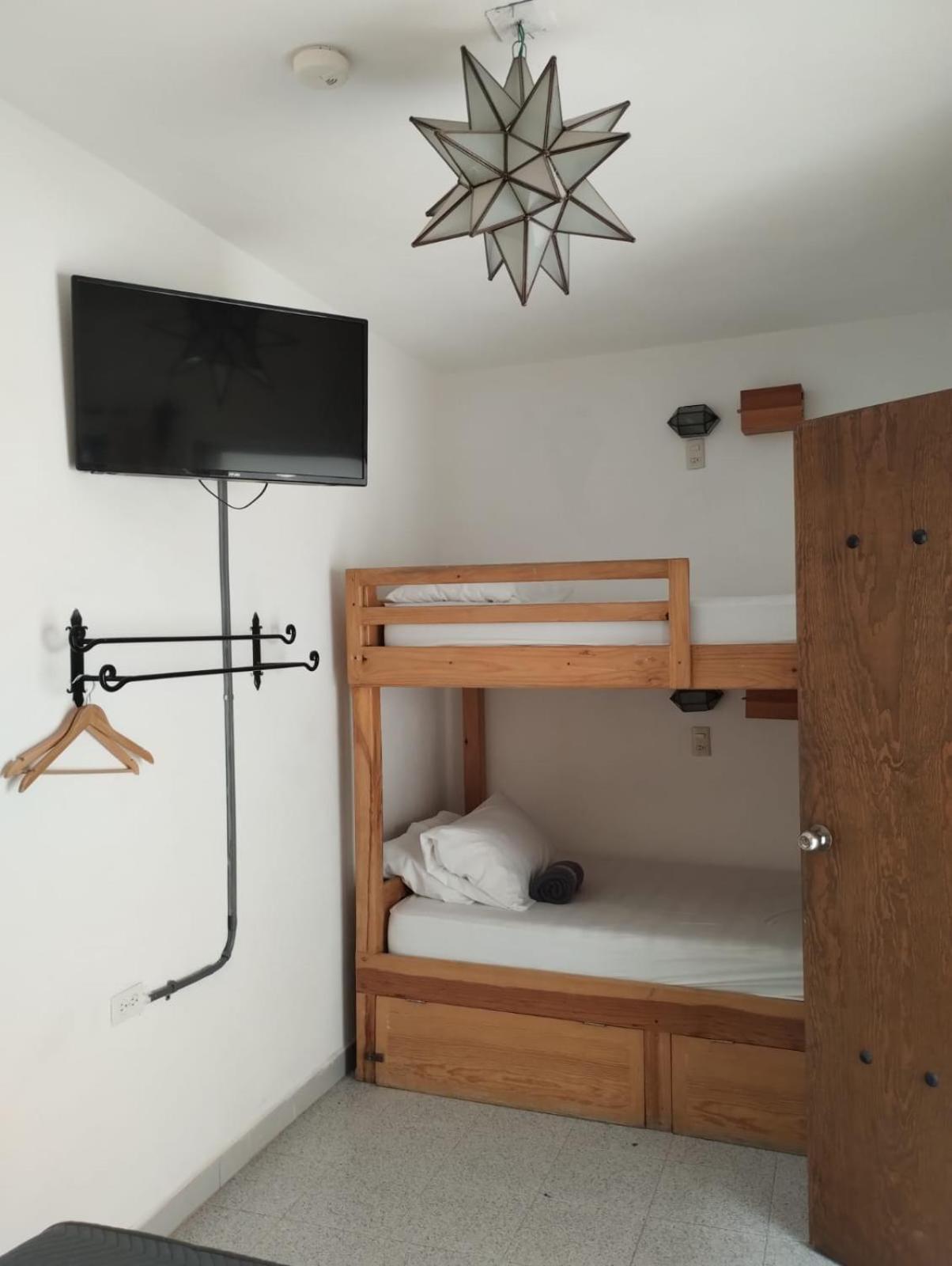 סאן מיגל דה אלנדה La Catrina Hostel מראה חיצוני תמונה